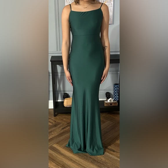 Windsor Dresses & Skirts - Windsor Emerald Green Satin Prom Dress